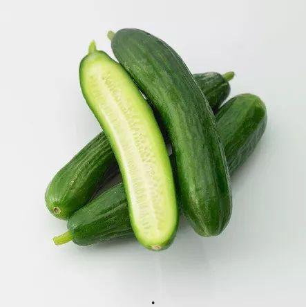 晚上吃小乳瓜吃几根,适量几根，健康美味两不误