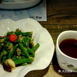 晚上吃小乳瓜吃几根,适量几根，健康美味两不误