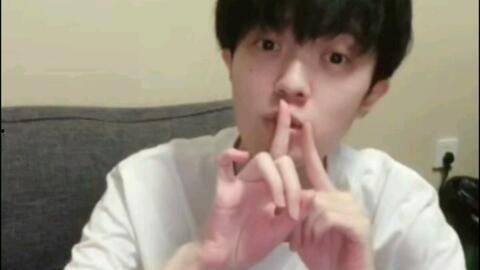 吃瓜直播情侣,吃瓜群众见证情侣甜蜜瞬间