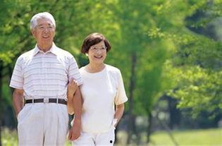 吃瓜老人照片,岁月静好，笑看风云