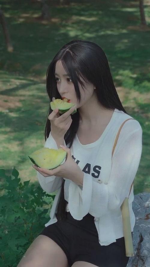 美女图片吃瓜