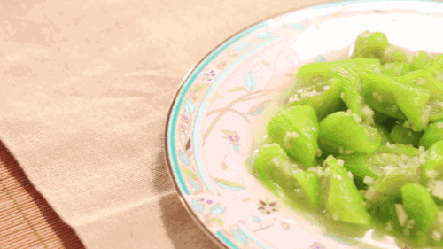 父亲吃瓠瓜中毒,警惕食物安全风险