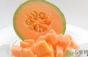 喝绿茶再吃哈密瓜会苦吗,口感苦涩揭秘