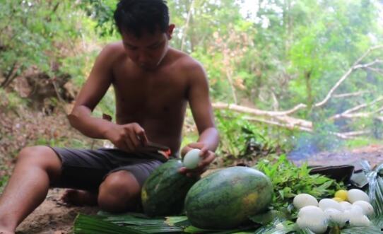 在新疆吃罗汉瓜