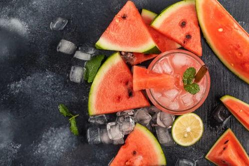 医院日常吃瓜,揭秘医护人员的生活点滴