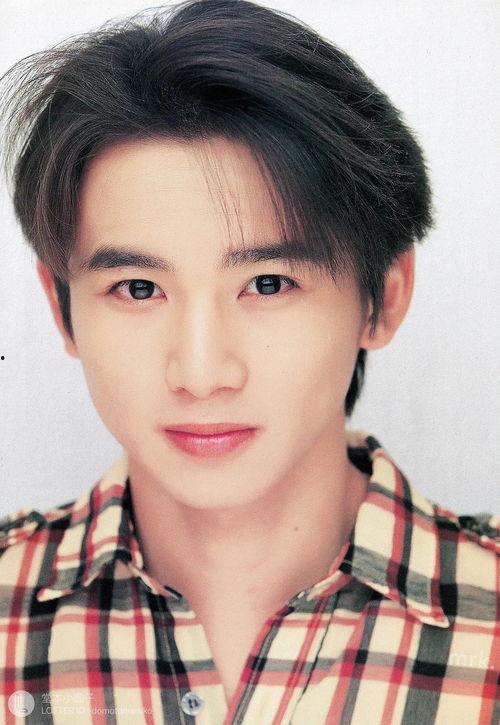 韩娱吃瓜iu,IU的吃瓜瞬间，揭秘明星背后的故事