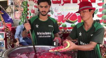 芳华街吃瓜墙,揭秘街头热辣八卦，一墙尽览人间烟火