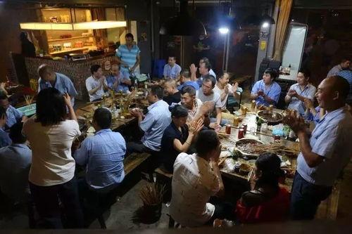 芳华街吃瓜墙,揭秘街头热辣八卦，一墙尽览人间烟火