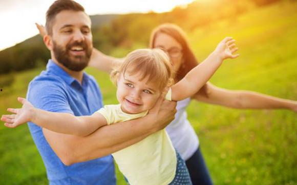 电风扇吃瓜拍照,电风扇下的夏日吃瓜拍照新风尚
