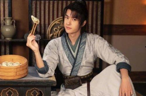 谢允磕cp吃瓜,谢允的甜蜜冒险之旅